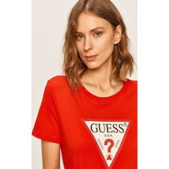 Guess Jeans - T-shirt. Czerwone bluzki damskie Guess Jeans, s, z nadrukiem, z bawełny, casualowe, z okrągłym kołnierzem. W wyprzedaży za 99,90 zł.