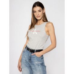 Top Calvin Klein Jeans Logo J20J213050. Szare bluzki damskie Calvin Klein Jeans, m, bez wzorów, z elastanu, polo, bez rękawów. Za 139,00 zł.