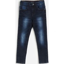 Jeansy carrot fit - Granatowy. Niebieskie jeansy męskie Reserved, bez wzorów. Za 79,99 zł.