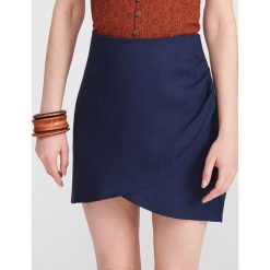 Spódnica z lyocellu - Granatowy. Niebieskie spódniczki damskie Reserved, bez wzorów, z lyocellu. Za 79,99 zł.