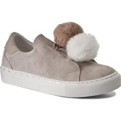 Półbuty TAMARIS - 1-23734-38 Light Grey 204. Szare półbuty damskie skórzane marki Tamaris, na płaskiej podeszwie. W wyprzedaży za 199,00 zł.