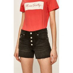 Calvin Klein Jeans - Szorty jeansowe. Czarne szorty damskie Calvin Klein Jeans, bez wzorów, z elastanu, casualowe. Za 299,90 zł.