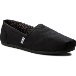 Półbuty SKECHERS - BOBS Peace & Love 33645/BLK Black. Czarne półbuty damskie Skechers, na co dzień, bez wzorów, z tworzywa sztucznego, bez obcasa, na płaskiej podeszwie, bez zapięcia. W wyprzedaży za 129,00 zł.