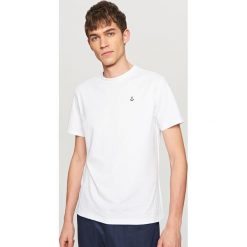 T-shirty męskie: T-shirt z kontrastową kotwicą – Biały