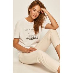 Answear - T-shirt. Białe bluzki damskie ANSWEAR, s, z nadrukiem, z bawełny, z okrągłym kołnierzem. Za 49,90 zł.