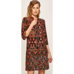 Desigual - Sukienka. Sukienki damskie Desigual, w kwiaty, z elastanu, casualowe, mini, proste. W wyprzedaży za 239,90 zł.