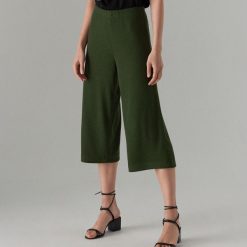 Dzianinowe spodnie culotte - Khaki. Spodnie damskie Mohito. W wyprzedaży za 29,99 zł.