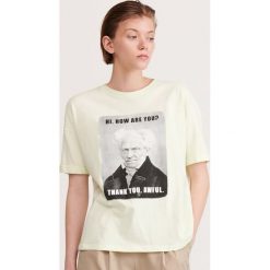 T-shirt z nadrukiem - Zielony. Zielone t-shirty damskie Reserved, s, z nadrukiem, bez kołnierzyka. Za 29,99 zł.