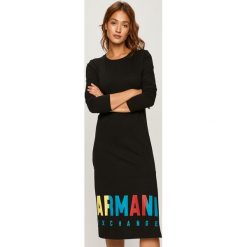 Armani Exchange - Sukienka. Czarne sukienki damskie Armani Exchange, na co dzień, s, z nadrukiem, z bawełny, casualowe, z okrągłym kołnierzem, z długim rękawem, długie, midi, proste. Za 389,90 zł.