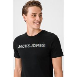Jack & Jones Logo Koszulka Czarny. Czarne podkoszulki męskie Jack & Jones, s, z nadrukiem, z bawełny, bez kołnierzyka, krótkie. Za 57,95 zł.