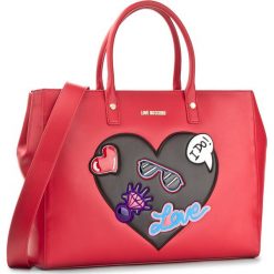 Torebka LOVE MOSCHINO - JC4107PP15LT0500 Rosso. Czerwone torebki klasyczne damskie Love Moschino, bez wzorów, ze skóry ekologicznej, klasyczne, na ramię, bez dodatków. W wyprzedaży za 489,00 zł.