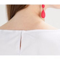 Bluzki asymetryczne: Cortefiel BLOUSE WITH FRILLS DETAILS IN SLEEVES Bluzka white