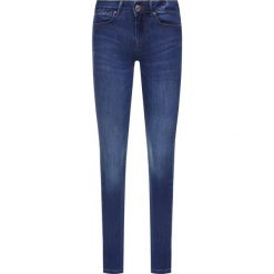 Jeansy Skinny Fit Guess W0GA27 D41F2. Niebieskie jeansy damskie Guess, z aplikacjami, z elastanu. W wyprzedaży za 339,00 zł.