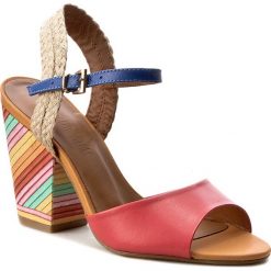 Sandały LORETTA VITALE - 50980 Atando Red. Czerwone klapki damskie marki Loretta Vitale, bez wzorów, ze skóry, bez obcasa, na obcasie. Za 289,00 zł.