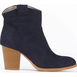 Botki kowbojki na obcasie - skóra naturalna - model 471 - kolor granatowy nubuk. Niebieskie botki damskie Zapato, ze skóry, bez obcasa, na obcasie, bez zapięcia. W wyprzedaży za 319,20 zł.