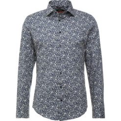 Seidensticker SLIM NEW KENT LIBERTY Koszula biznesowa dark blue/white. Niebieskie koszule męskie marki Seidensticker, m, bez wzorów, z bawełny, biznesowe, z klasycznym kołnierzykiem, bez rękawów. Za 429,00 zł.