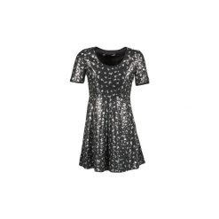 Sukienki krótkie Love Moschino ADENOPHORE. Sukienki małe czarne marki Love Moschino, z krótkim rękawem. Za 1159,20 zł.
