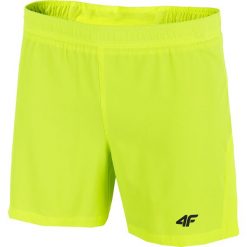 Spodenki do biegania męskie SKMF203 - soczysta zieleń neon. Żółte spodenki sportowe męskie 4f, m, bez wzorów, do biegania. Za 139,99 zł.