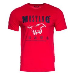 Mustang T-Shirt Męski Logo Xl Czerwony. Czerwone koszulki męskie marki Mustang, xl, bez wzorów, klasyczne, z klasycznym kołnierzykiem. Za 78,00 zł.