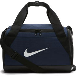Torba Nike Brasilia BA5432-410. Pomarańczowe torby męskie na ramię Nike, w paski, z poliesteru, sportowe. W wyprzedaży za 89,99 zł.