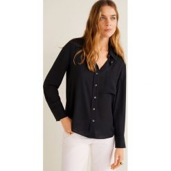 Mango - Koszula Basic5. Czarne bluzki damskie Mango, s, bez wzorów, z poliesteru, eleganckie, z klasycznym kołnierzykiem, z długim rękawem. W wyprzedaży za 59,90 zł.