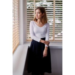 Bluzka Inzolia Alba XXS biały. Białe bluzki damskie Marie Zélie, s, w paski, z elastanu, bez kołnierzyka, z długim rękawem. Za 127,00 zł.