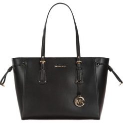 Michael Kors Voyager Medium Torebka Czarny. Czarne torebki klasyczne damskie Michael Kors, bez wzorów, ze skóry, bez dodatków. Za 1420,95 zł.