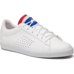 Sneakersy LE COQ SPORTIF - Agate Bbr 1910454 Optical White. Białe półbuty damskie le coq sportif, na co dzień, bez wzorów, ze skóry ekologicznej, bez obcasa, na płaskiej podeszwie, bez zapięcia. W wyprzedaży za 199,00 zł.