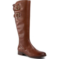 Oficerki CLARKS - Netley Ride 261435004 Tan Leather. Pomarańczowe kozaki damskie Clarks, ze skóry, bez obcasa, bez zapięcia. W wyprzedaży za 539,00 zł.