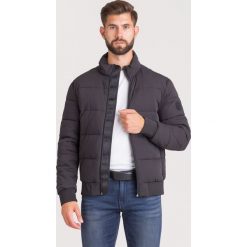 KURTKA PIKOWANA Joop! Jeans. Czarne płaszcze męskie JOOP! Jeans, m, z aplikacjami, z jeansu, bez kaptura. Za 839,40 zł.