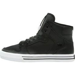 Supra VAIDER CLASSIC Tenisówki i Trampki wysokie black/white. Czarne tenisówki męskie marki Supra, ze skóry. W wyprzedaży za 413,10 zł.