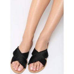 Czarne Klapki Tasselled. Czarne crocsy damskie marki Born2be, z materiału, na obcasie. Za 59,99 zł.