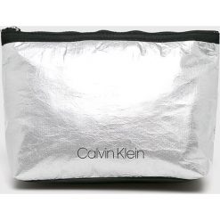 Calvin Klein - Kosmetyczka. Szare kosmetyczki damskie marki Calvin Klein, ze skóry ekologicznej. Za 179,90 zł.
