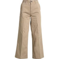 Chinosy damskie: GStar BRONSON HIGH LOOSE CHINO 7/8 Spodnie materiałowe grasshopper