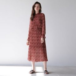 Plisowana sukienka maxi -. Sukienki damskie Sinsay, xl, bez wzorów, bez kołnierzyka, bez rękawów, maxi. Za 79,99 zł.