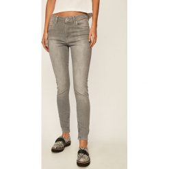 Pepe Jeans - Jeansy Cher High. Szare jeansy damskie Pepe Jeans, l, bez wzorów, z elastanu, z podwyższonym stanem. W wyprzedaży za 299,90 zł.