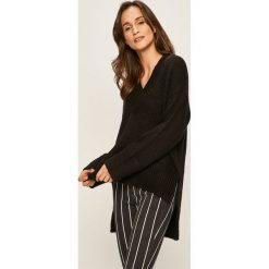 Noisy May - Sweter. Czarne swetry damskie Noisy May, s, bez wzorów, z poliesteru, bez rękawów, bez kaptura. W wyprzedaży za 89,90 zł.