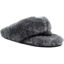 Kapcie EMU AUSTRALIA - Tova W10105 Charcoal. Szare kapcie damskie EMU Australia, bez wzorów, z wełny, bez obcasa. W wyprzedaży za 119,00 zł.