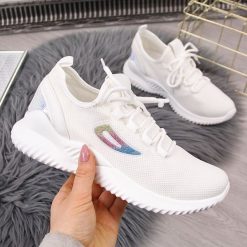 Buty sportowe damskie elastyczne białe McKeylor. Białe buty sportowe damskie McKeylor, bez wzorów, sportowe. Za 50,00 zł.