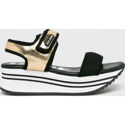 Pepe Jeans - Sandały Fuji Metal. Żółte klapki damskie Pepe Jeans, bez wzorów, z jeansu, bez obcasa, na obcasie. W wyprzedaży za 219,90 zł.
