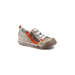 Buty Dziecko GBB STELLIO. Brązowe trampki chłopięce GBB, bez wzorów, bez zapięcia. Za 244,30 zł.