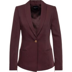 Żakiet Marciano Guess 94G202 8288Z. Czerwone marynarki damskie MARCIANO GUESS, z aplikacjami, z poliesteru. W wyprzedaży za 449,00 zł.