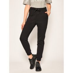 Spodnie dresowe Armani Exchange 3HYP75 YJ95Z 1200. Czarne spodnie damskie Armani Exchange, m, z bawełny. W wyprzedaży za 299,00 zł.
