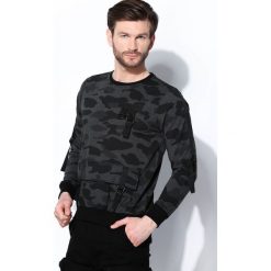 Szara-Moro Bluza Secret Passage. Czarne bluzy męskie rozpinane marki Born2be, m, z nadrukiem, z dresówki, z kapturem. Za 99,99 zł.
