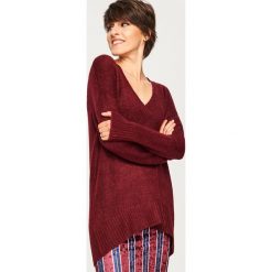 Sweter z dekoltem w serek - Bordowy. Czerwone bez kategorii marki Reserved, s, z dekoltem w serek. Za 79,99 zł.