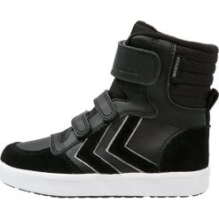 Hummel STADIL SUPER PREMIUM Tenisówki i Trampki wysokie black. Czarne trampki męskie Hummel, ze skóry. W wyprzedaży za 286,30 zł.