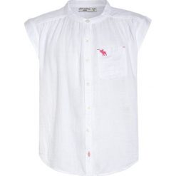 Abercrombie & Fitch DOLMEN Bluzka white. Białe t-shirty chłopięce marki Abercrombie & Fitch, z bawełny. W wyprzedaży za 125,10 zł.
