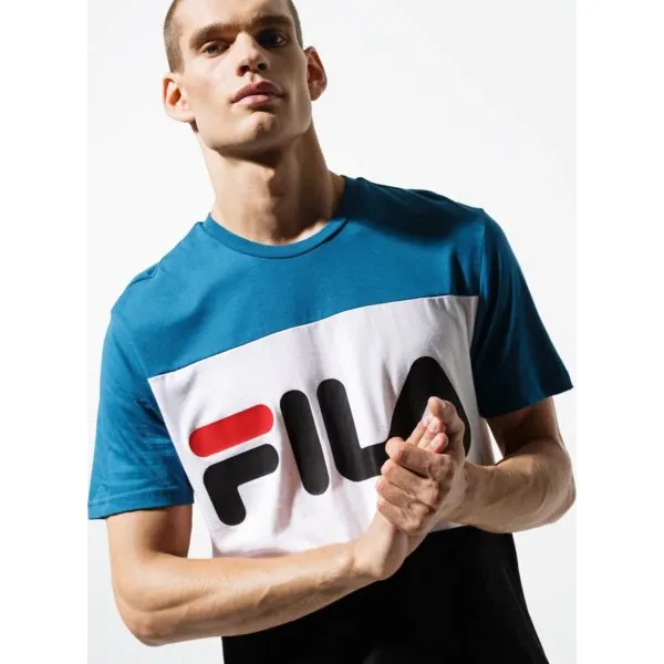 Fila Koszulka Ss Day Tee , niebieski, rozmiar L. Niebieskie koszulki męskie Fila, m, bez wzorów, z tkaniny, bez kołnierzyka, z krótkim rękawem, krótkie. Za 149,99 zł.