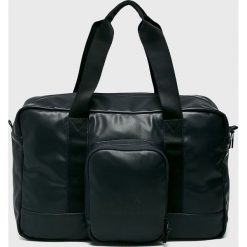 Armani Exchange - Torba. Niebieskie torby męskie skórzane Armani Exchange, bez wzorów, z poliesteru, casualowe, na ramię, małe. W wyprzedaży za 269,90 zł.