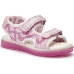 Sandały GEOX - J S.Blikk G.B J928UB 0ASAJ C8208 D Pink/Dk Pink. Różowe sandały dziewczęce Geox, ze skóry ekologicznej, bez zapięcia. W wyprzedaży za 209,00 zł.